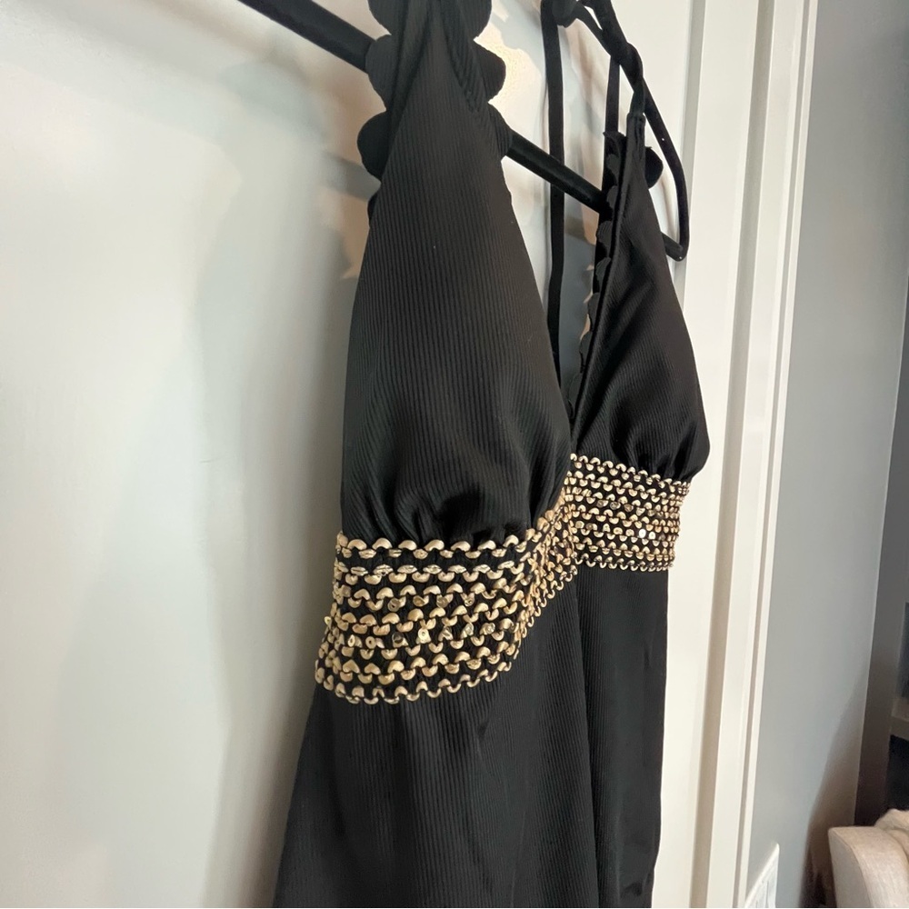 Gold Contrast-Stitching Scalloped Halter One Piece Swimsuit - Picture 6 of 14